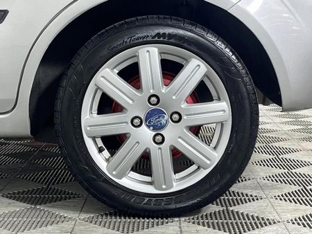 2005-Ford-Fiesta-16i-Ghia-5-dr_6
