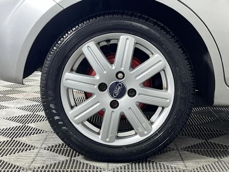 2005-Ford-Fiesta-16i-Ghia-5-dr_7