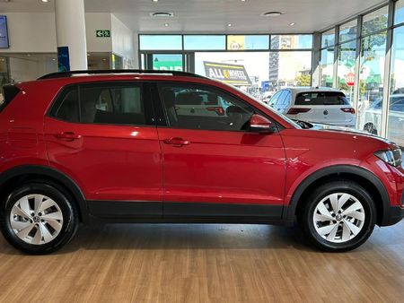 2024-Volkswagen-T-Cross-10-TSI-Life-Auto_1