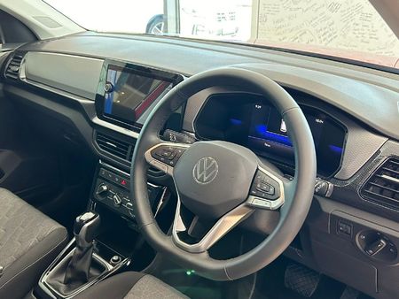 2024-Volkswagen-T-Cross-10-TSI-Life-Auto_7