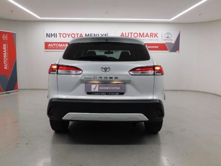 2023-Toyota-Corolla-Cross-18-XI_9