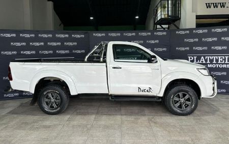 2015-Toyota-Hilux-30-D-4D-Raider-Raised-Body-Single-Cab_3