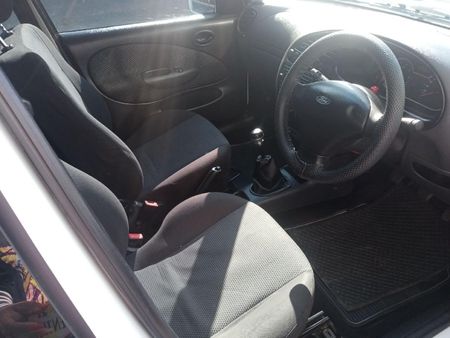 2011-Ford-Bantam-16i-XLT_6