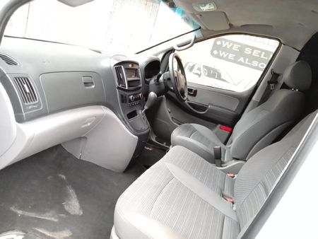 2021-Hyundai-H-1-25-CRDi-Panel-Van-Auto_6