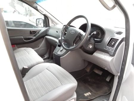 2021-Hyundai-H-1-25-CRDi-Panel-Van-Auto_8