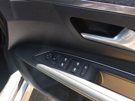 2024-Peugeot-3008-16T-Allure-Auto_9
