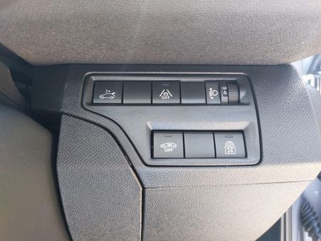 2024-Peugeot-3008-16T-Allure-Auto_12