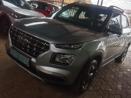 2022-Hyundai-Venue-10T-Executive_1