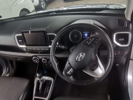 2022-Hyundai-Venue-10T-Executive_5
