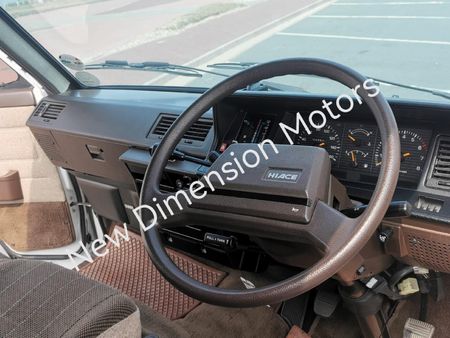 1989-Toyota-Hi-Ace-GLX-Executive_5
