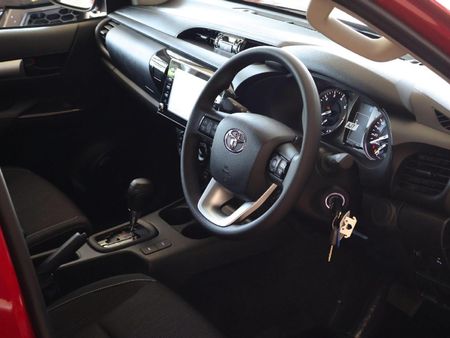 2024-Toyota-Hilux-24-GD-6-Raised-Body-Raider-Auto-Double-Cab_12