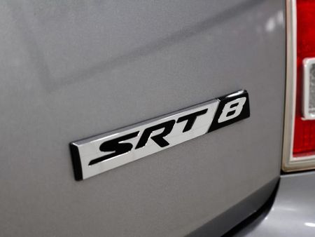 2014-Chrysler-300C-SRT8_13