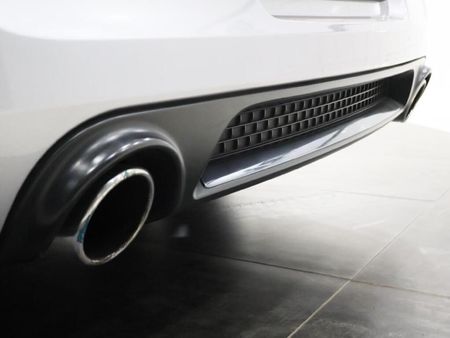 2014-Chrysler-300C-SRT8_15