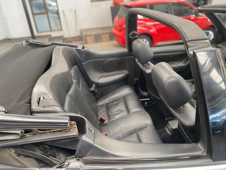 2000-Volkswagen-Golf-Cabriolet_7