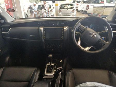 2022-Toyota-Fortuner-24-GD-6-4x4-Auto_5
