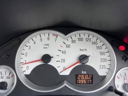 2004-Opel-Corsa-14i_9
