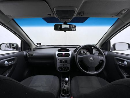 2004-Opel-Corsa-14i_10