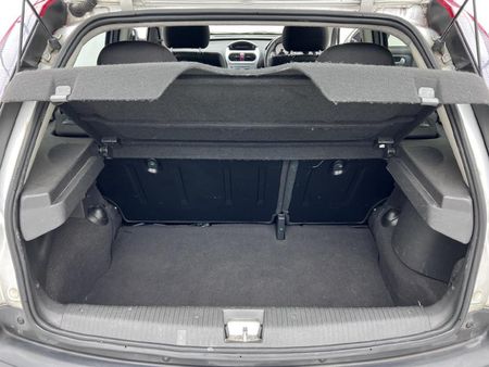 2004-Opel-Corsa-14i_12