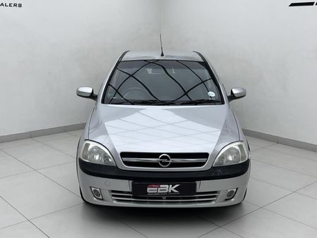2004-Opel-Corsa-14i_1