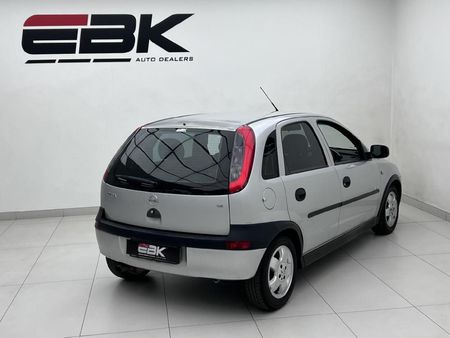 2004-Opel-Corsa-14i_5