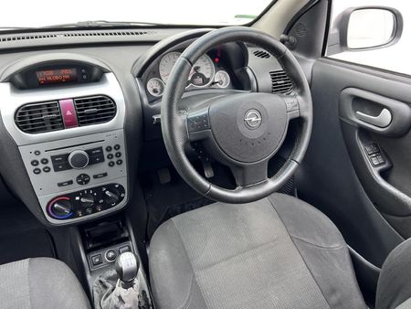 2004-Opel-Corsa-14i_7