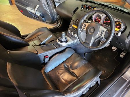 2007-Nissan-350Z-Coupe_10