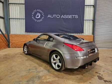 2007-Nissan-350Z-Coupe_12