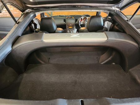 2007-Nissan-350Z-Coupe_13