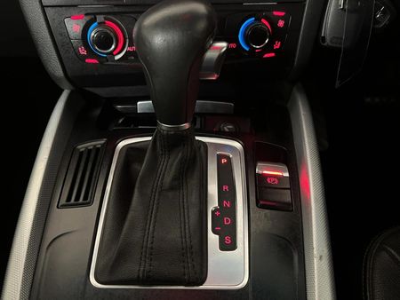 2010-Audi-Q5-20-TFSI-quattro-Auto_9