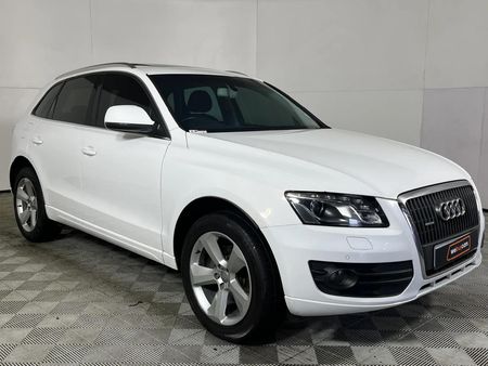 2010-Audi-Q5-20-TFSI-quattro-Auto_14
