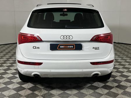 2010-Audi-Q5-20-TFSI-quattro-Auto_16