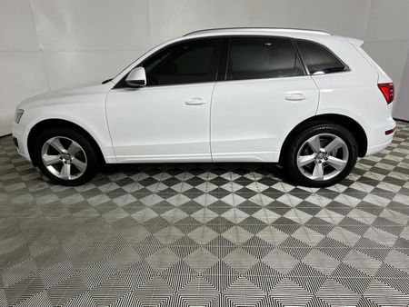 2010-Audi-Q5-20-TFSI-quattro-Auto_17