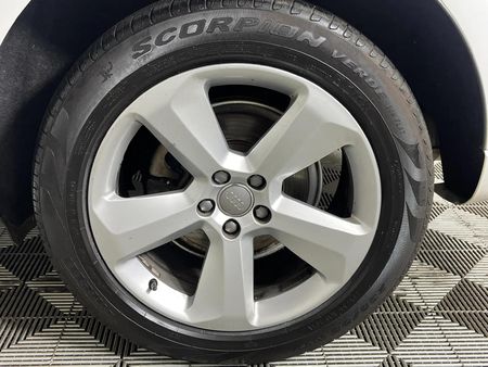 2010-Audi-Q5-20-TFSI-quattro-Auto_5