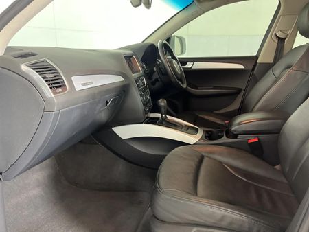 2010-Audi-Q5-20-TFSI-quattro-Auto_7
