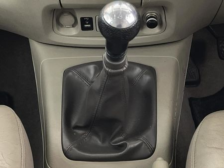 2012-Toyota-Innova-27-VVTi-7-seat_10
