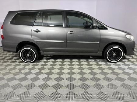 2012-Toyota-Innova-27-VVTi-7-seat_14