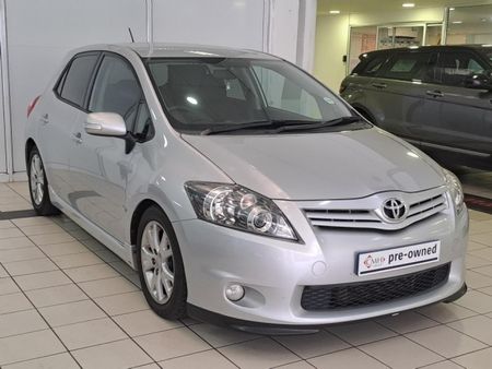 2013-Toyota-Auris-16-TRD_0