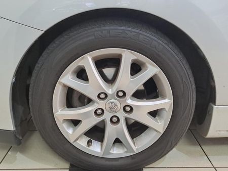 2013-Toyota-Auris-16-TRD_10