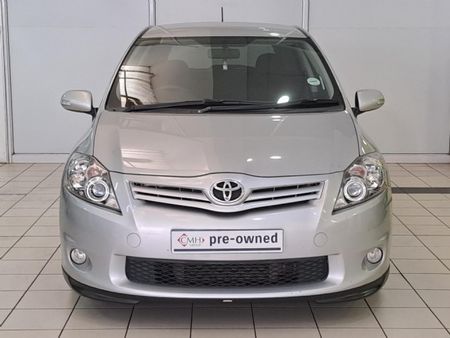 2013-Toyota-Auris-16-TRD_1