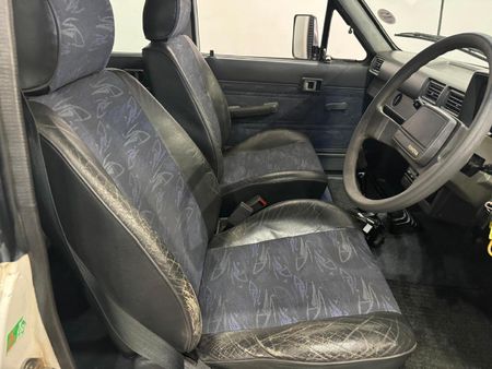 1997-Toyota-Hilux-2400-4x4-Double-Cab_9