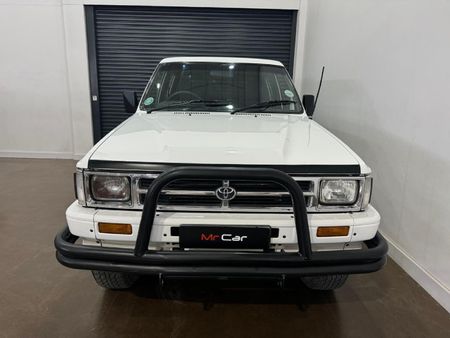 1997-Toyota-Hilux-2400-4x4-Double-Cab_2