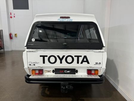 1997-Toyota-Hilux-2400-4x4-Double-Cab_7