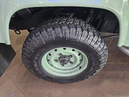 2016-Land-Rover-Defender-110-22D-Station-Wagon-Heritage_9