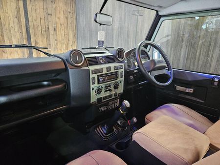 2016-Land-Rover-Defender-110-22D-Station-Wagon-Heritage_10