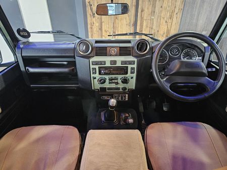 2016-Land-Rover-Defender-110-22D-Station-Wagon-Heritage_11
