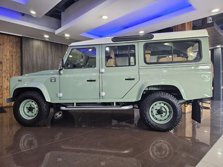 2016-Land-Rover-Defender-110-22D-Station-Wagon-Heritage_3