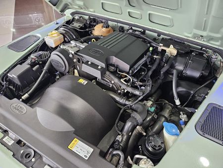 2016-Land-Rover-Defender-110-22D-Station-Wagon-Heritage_8