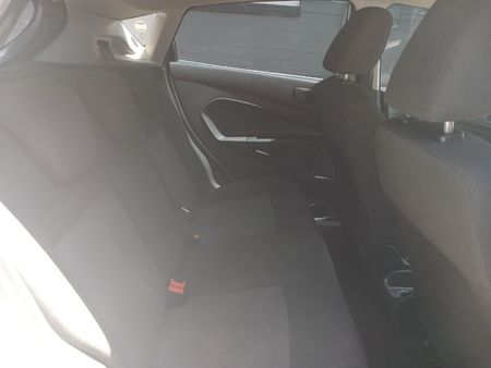 2015-Ford-Fiesta-10-EcoBoost-Trend-5-dr-Auto_10