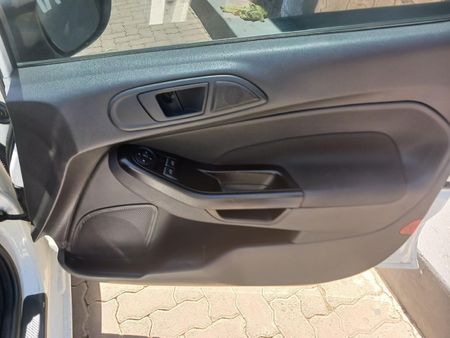 2015-Ford-Fiesta-10-EcoBoost-Trend-5-dr-Auto_11