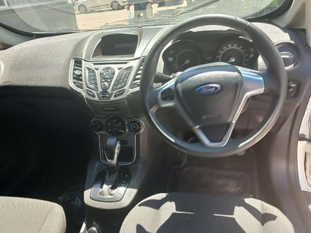 2015-Ford-Fiesta-10-EcoBoost-Trend-5-dr-Auto_6